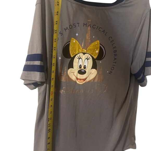 Walt Disney World 50th Anniversary Minnie Mouse Castle Shirt Size L Gray V-Neck - Picture 6 of 15
